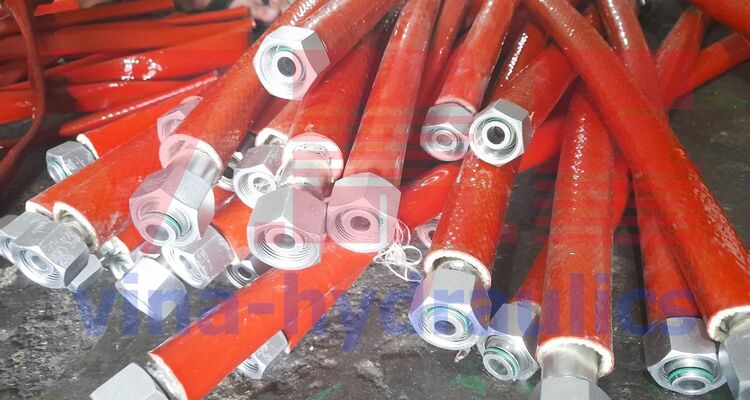 Gia công bấm đầu cho Ống mềm 1/2inch dạng ruột gà inox 304 chịu nhiệt