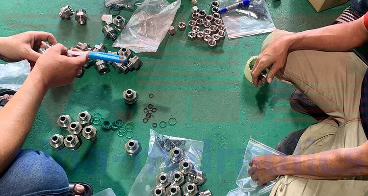 Stainless steel welded connector, Hydraulic dual, Stainless steel-reducing bushings at a good price