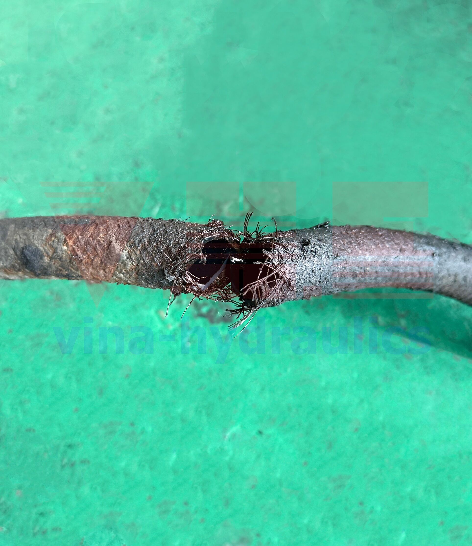 Ống thủy lực hỏng