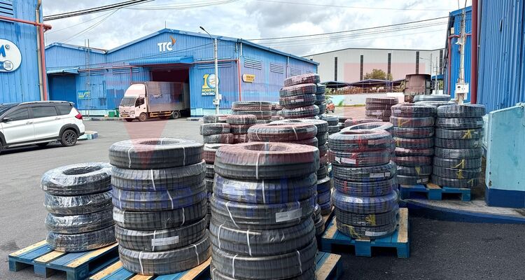 Hơn 20 ngàn mét tuy ô thủy lực cập bến tại kho xưởng Công ty Thủy Lực Việt Nam