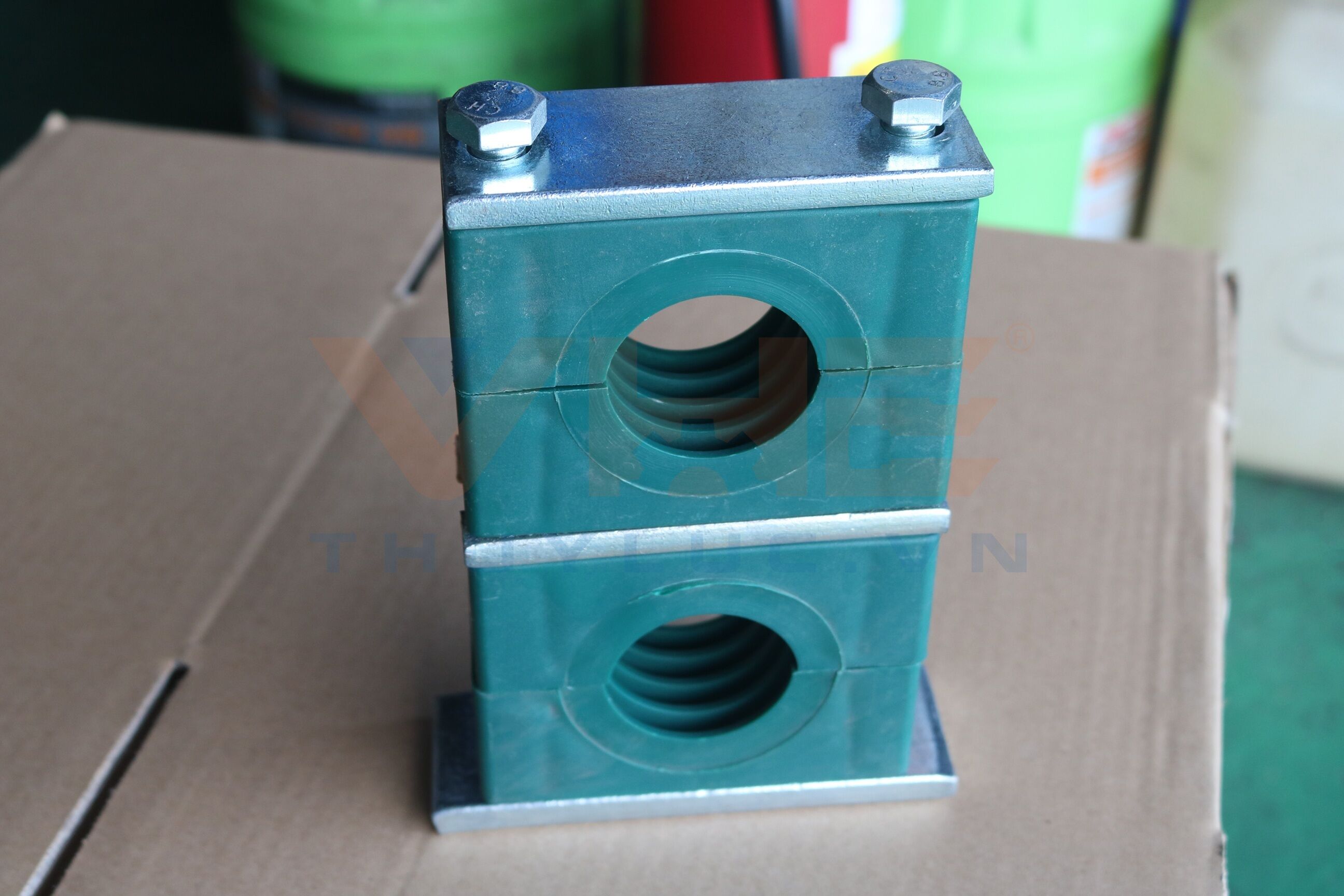 Kẹp Tâng ống thủy lực Nhựa loại Nặng chất lượng, giá rẻ