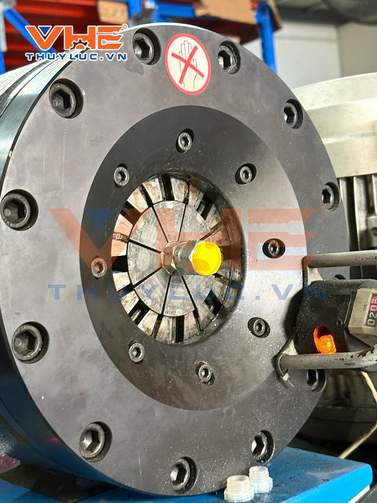 Gia công bấm ống chất lượng không rò rỉ