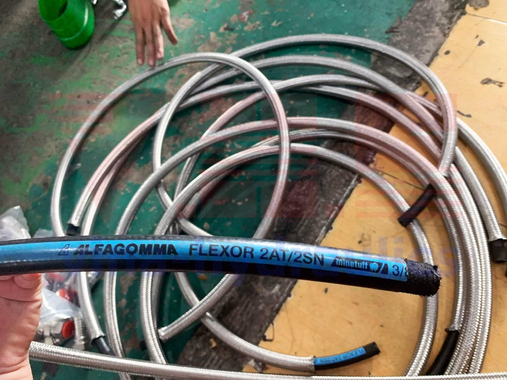 Ống Alfagomma 2SN bọc lưới inox