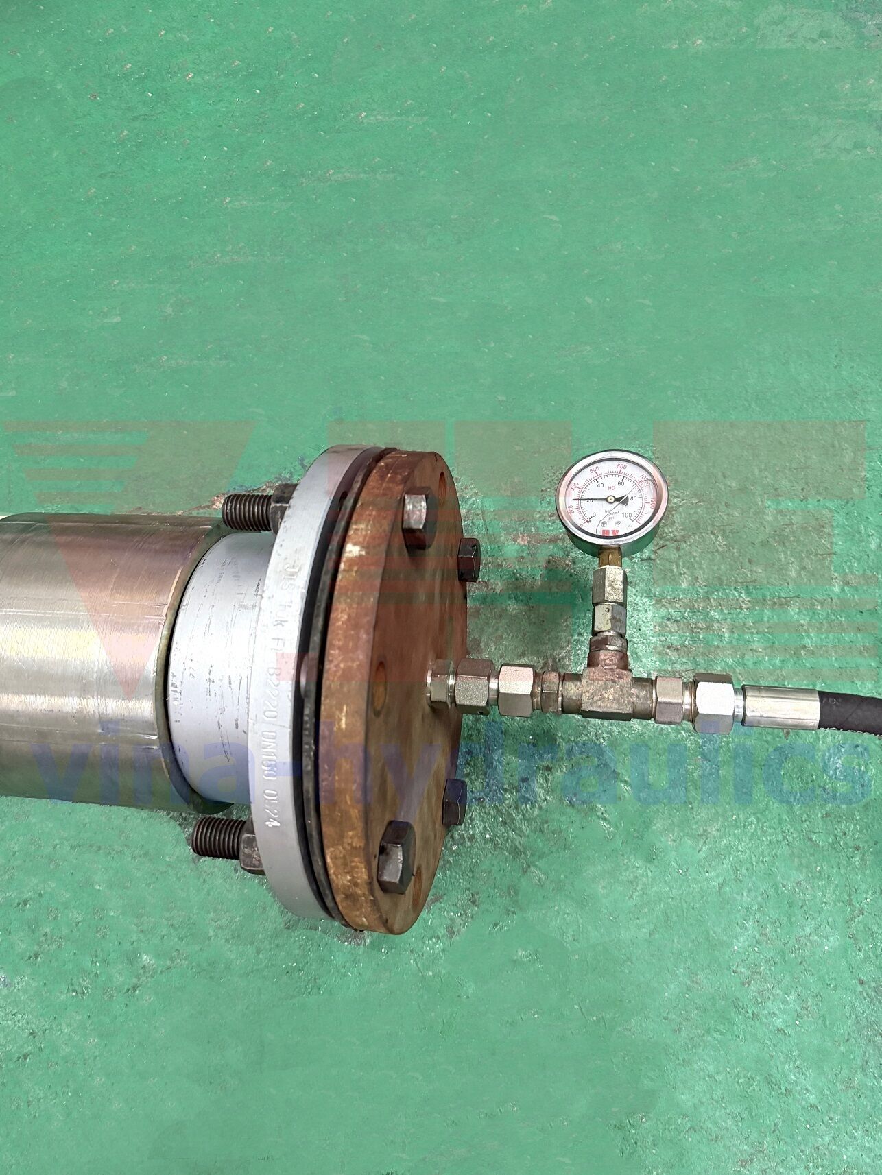 Test áp cho ống mềm cao su