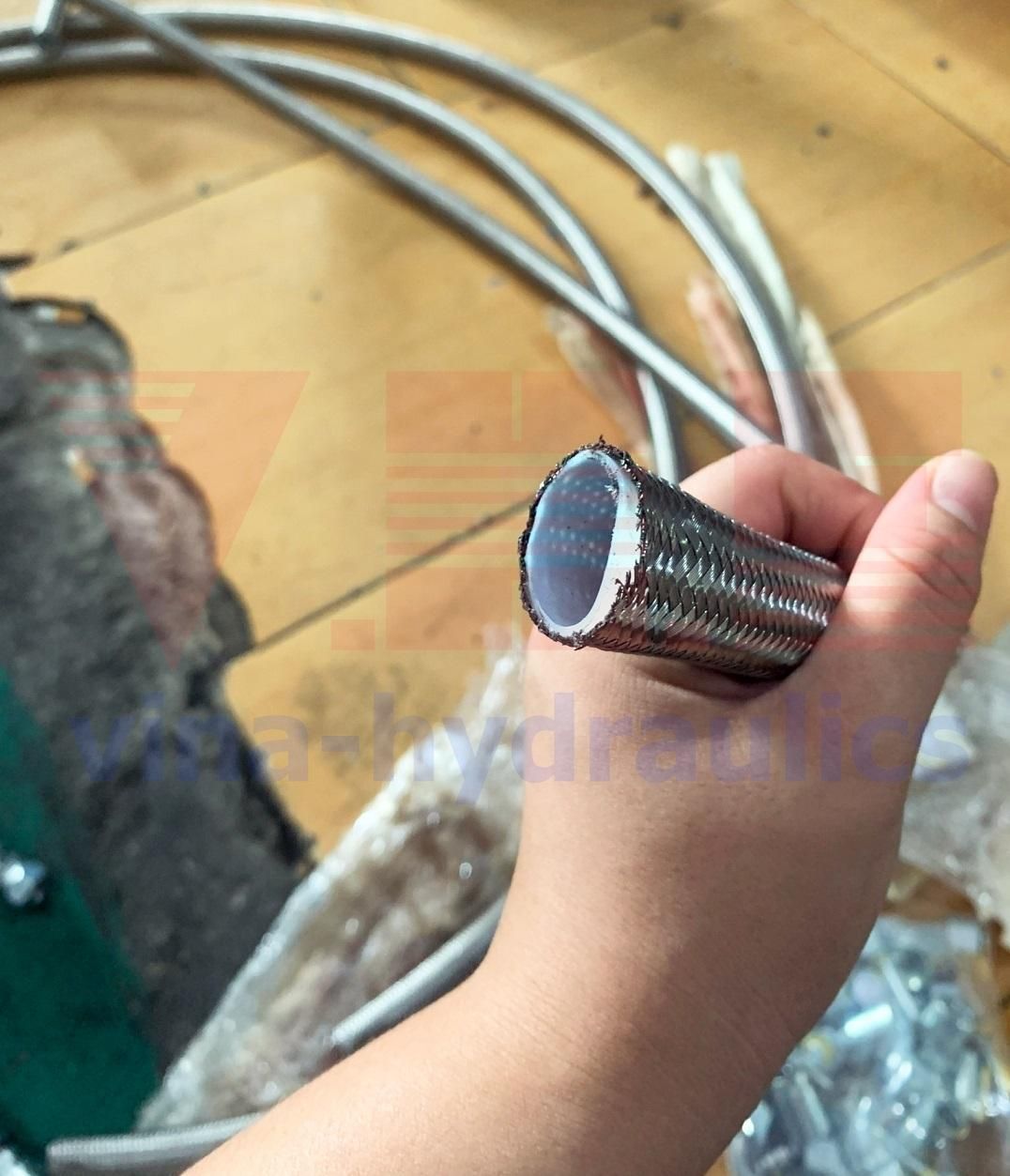 Ống mềm Teflon bọc lưới inox