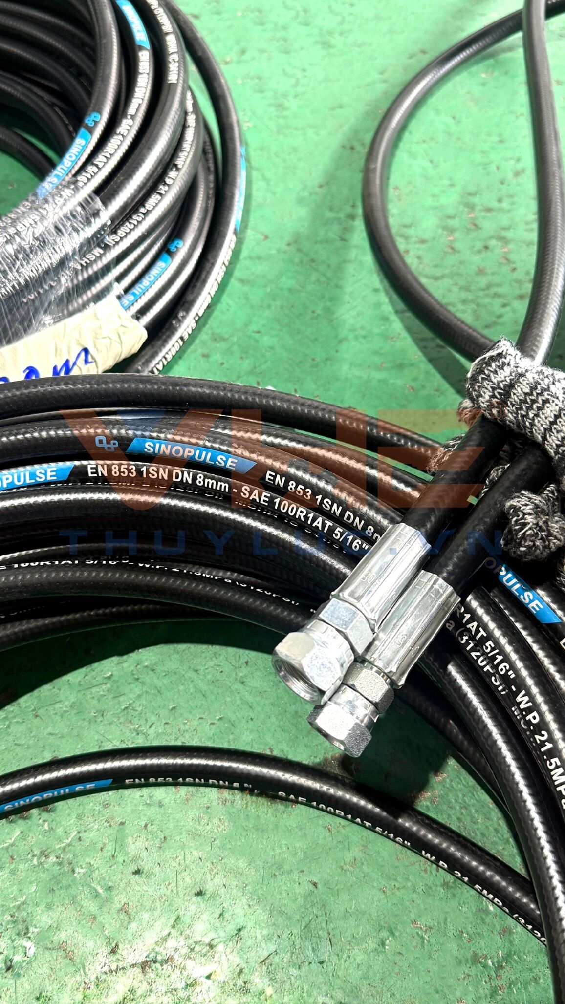Gia công bấm đầu ống thủy lực Sinopulse