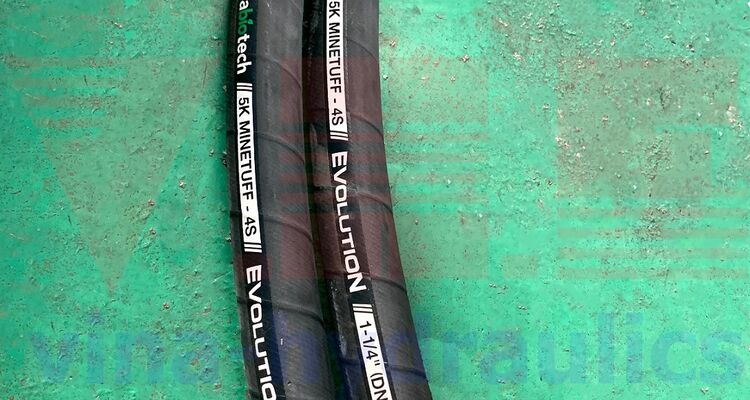 Ống thủy lực 5K Alfabiotech 1.1/4'' 4 lớp thép bấm 1 đầu thẳng, 1 đầu lơi mặt bích 3000 PSI