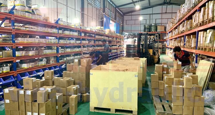 VHE nhập kho hơn 30,000 bộ đầu nối thẳng, nối T, nối xoay vuông, con tán