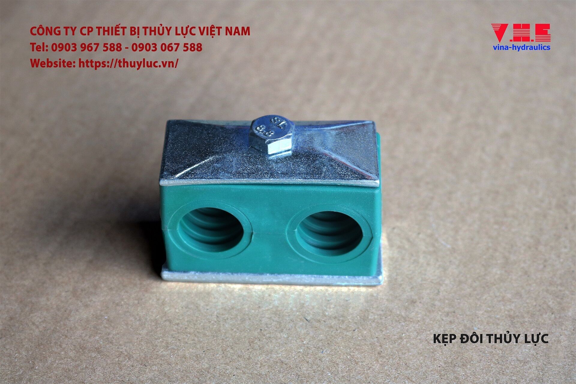 Twin series tube clamp