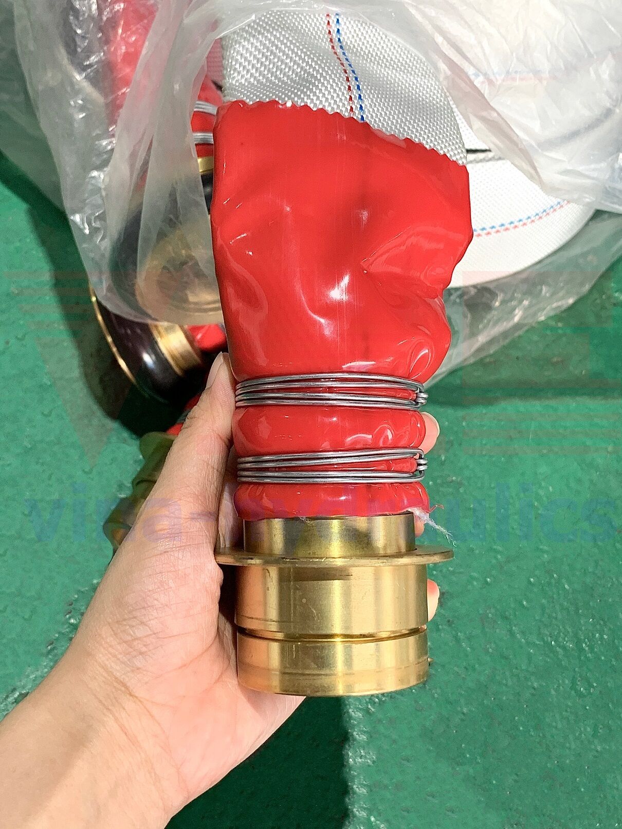 Ống cứu hỏa bị rò rỉ