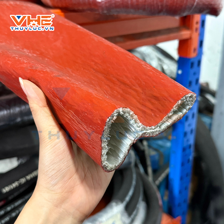 The Dual Benefits of Using Heat-Resistant Sleeves in Metallurgical Production Lines