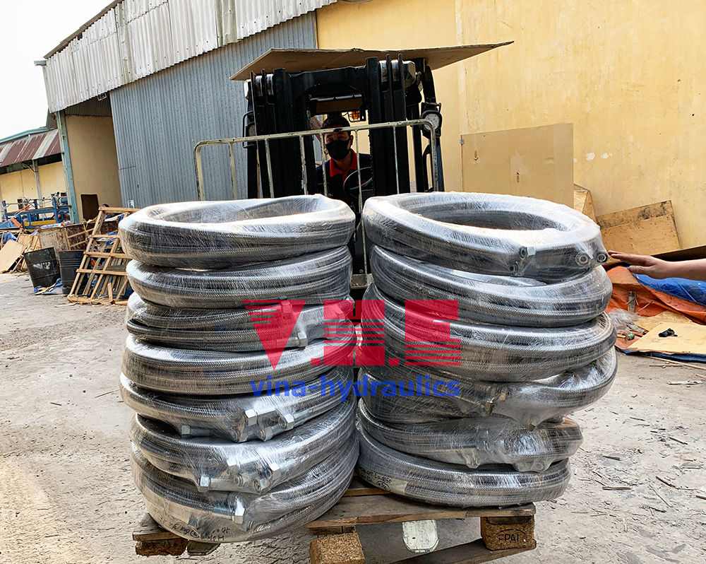 VHE gia công bọc inox cho Ống thủy lực chống trầy xước