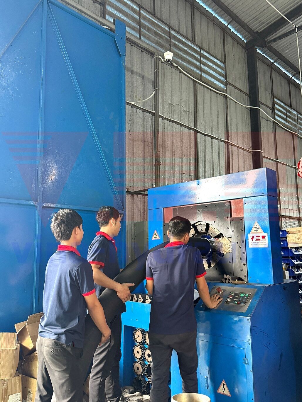 hydraulic hose pressing