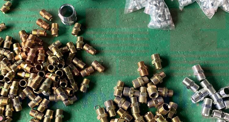 VHE giao 500 bộ nối thẳng 2 đầu ren ngoài nhiều kích thước trong sáng nay