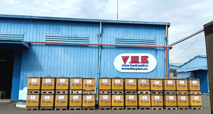 Nhập 26,000 mét tuy ô thủy lực về kho xưởng để tăng tốc phục vụ khách hàng vào cuối năm