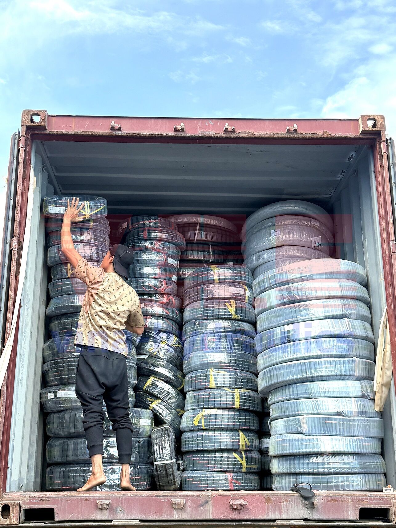 Ty ô thủy lực có sẵn số lượng lớn