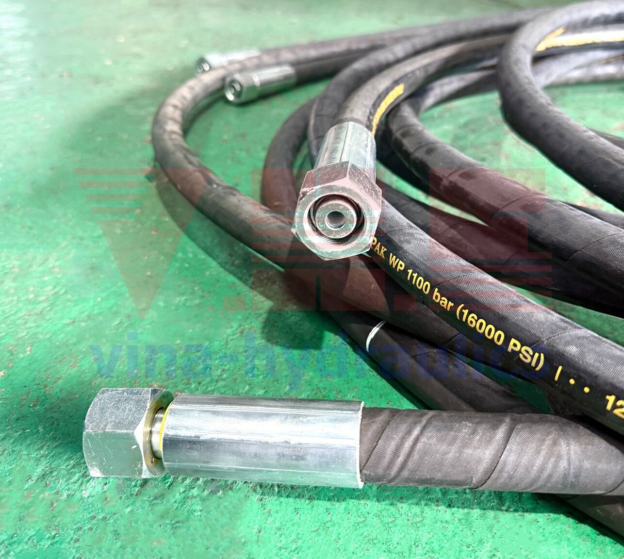 BPK Parker high-pressure water spray hose crimped with 2 straight DIN fittings