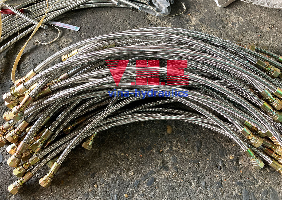 Tuy ô thủy lực bọc vỏ inox chống trầy xước