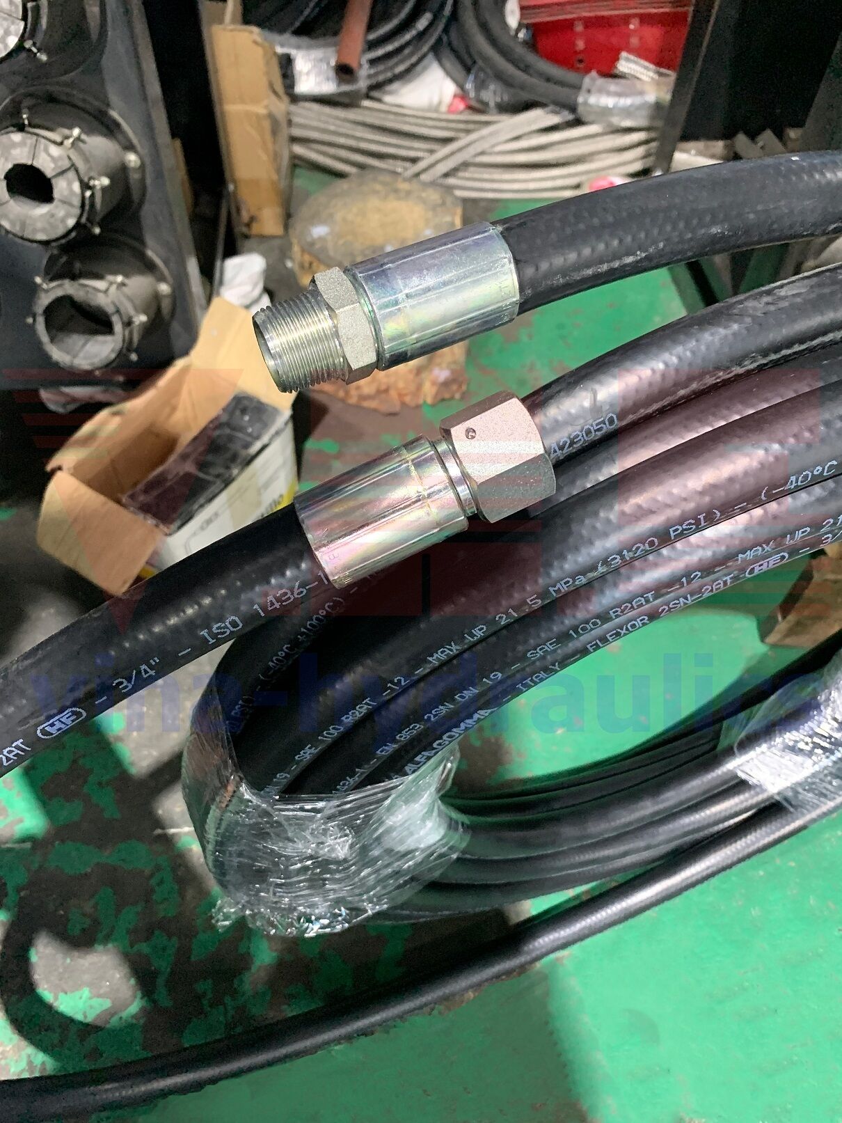 Pressing genuine Vitillo crimping fittings for Alfagomma FLEXOR 2SN-HF 3/4'' hydraulic hose 20 meters long