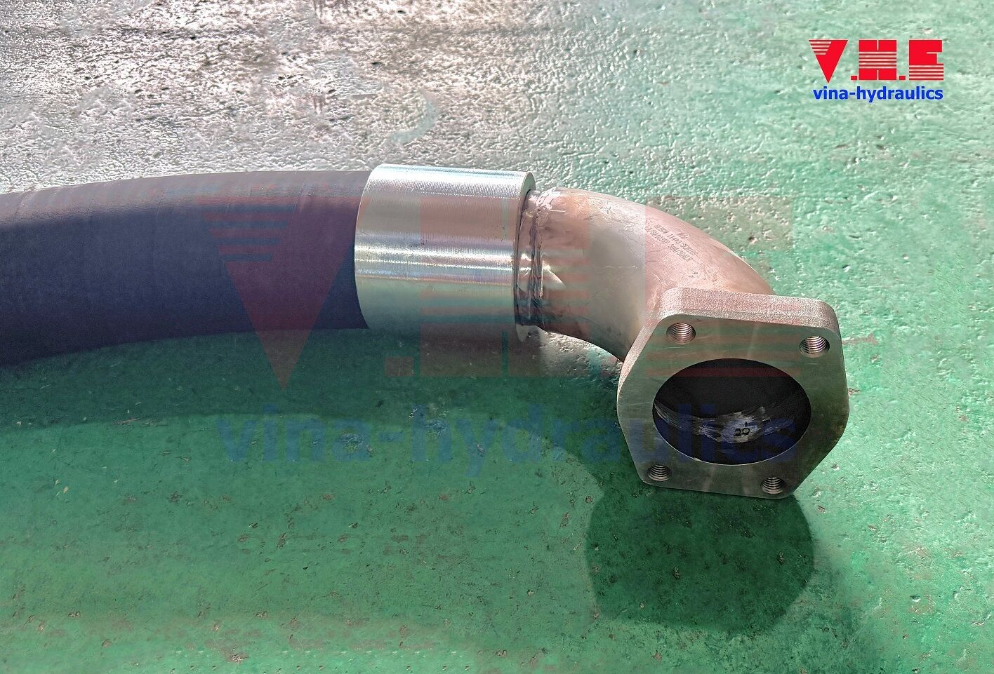Ống hút dầu Thor NAFTA 4'' bấm mặt bích và bích hàn lồng kèm cút hàn