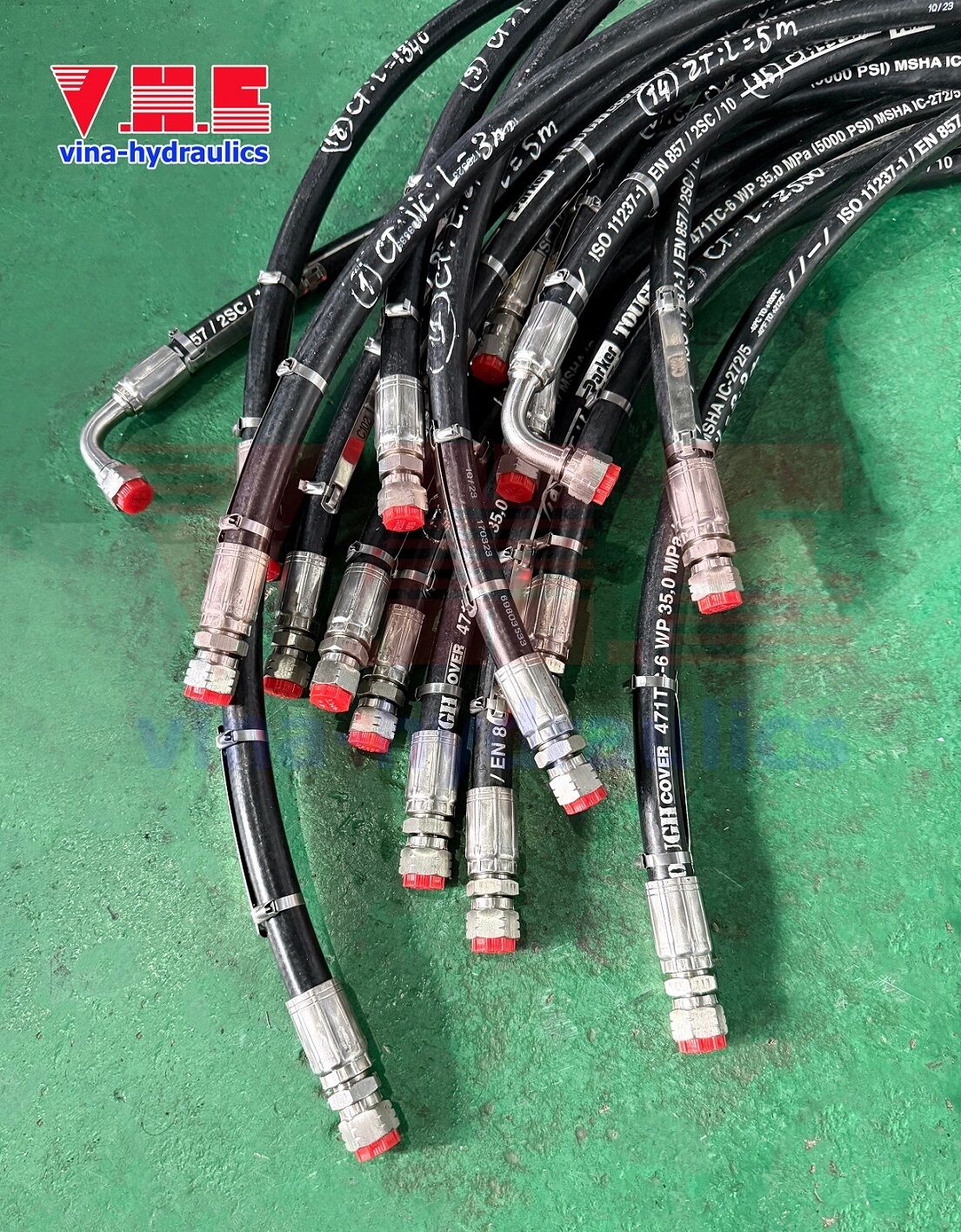 471TC Parker hydraulic hose with JIC crimp fittings