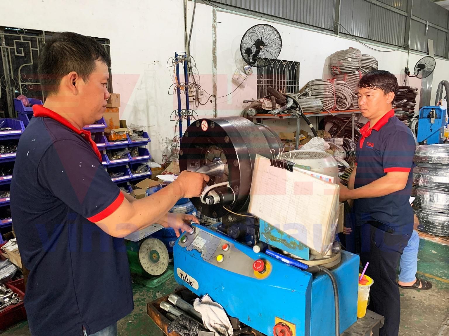 Gia công bấm đầu Ống 4SH Parker chính hãng