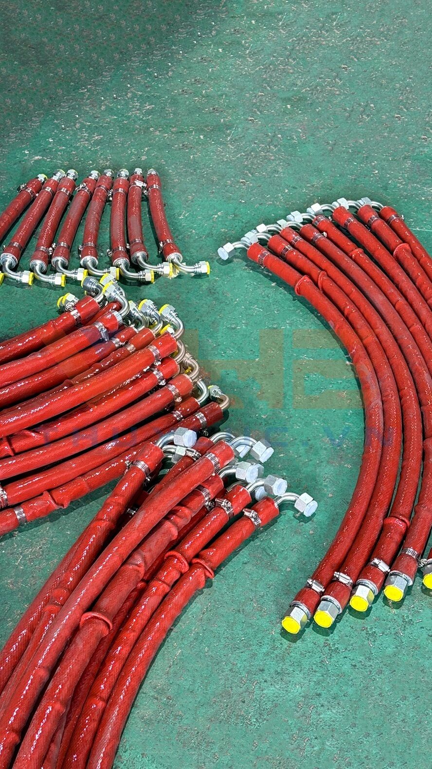 bọc vỏ chống cháy cho gần 100 sợi ống thủy lực