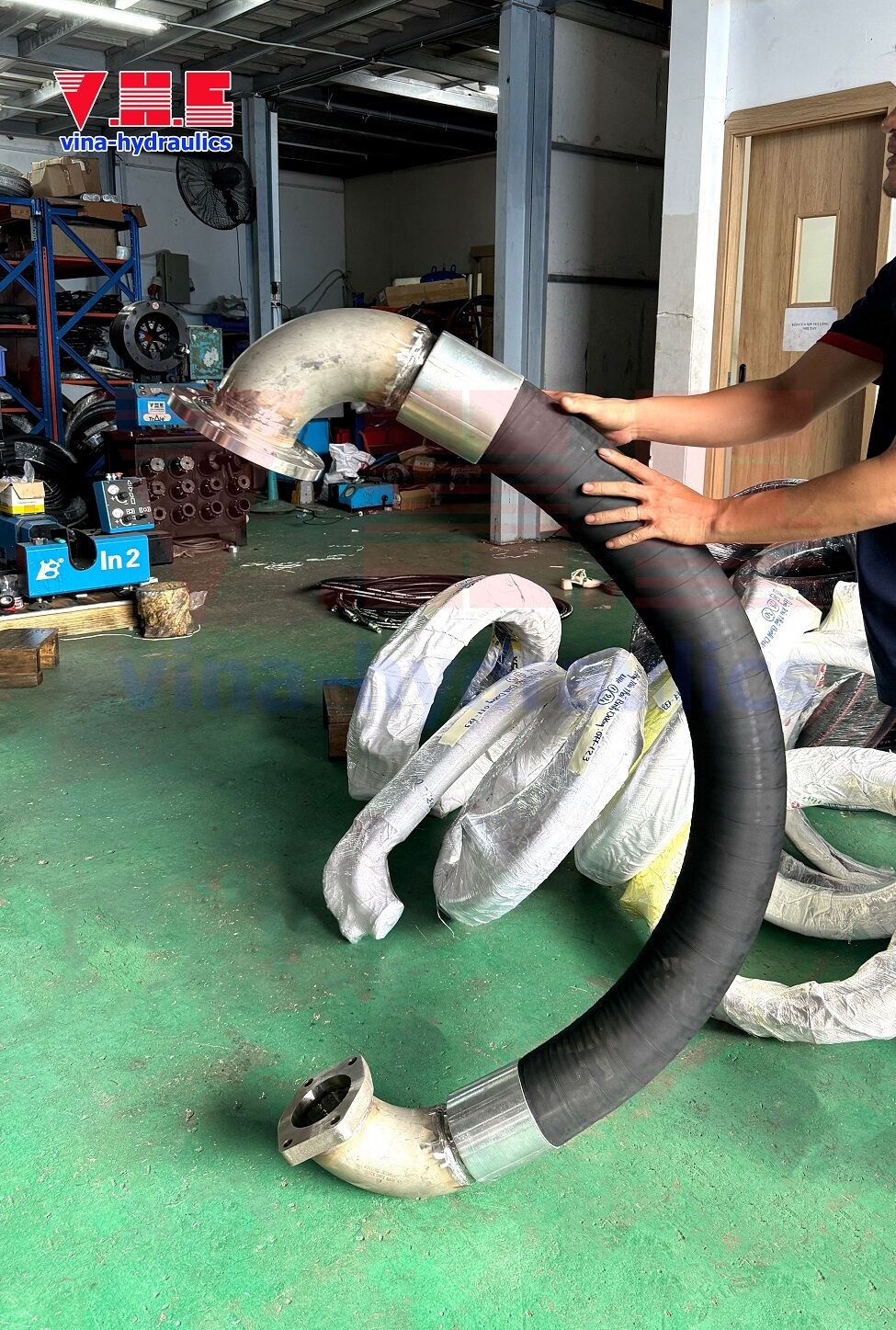 Gia công bấm đầu Ống hút dầu NAFTA 4'' bấm mặt bích và bích hàn lồng