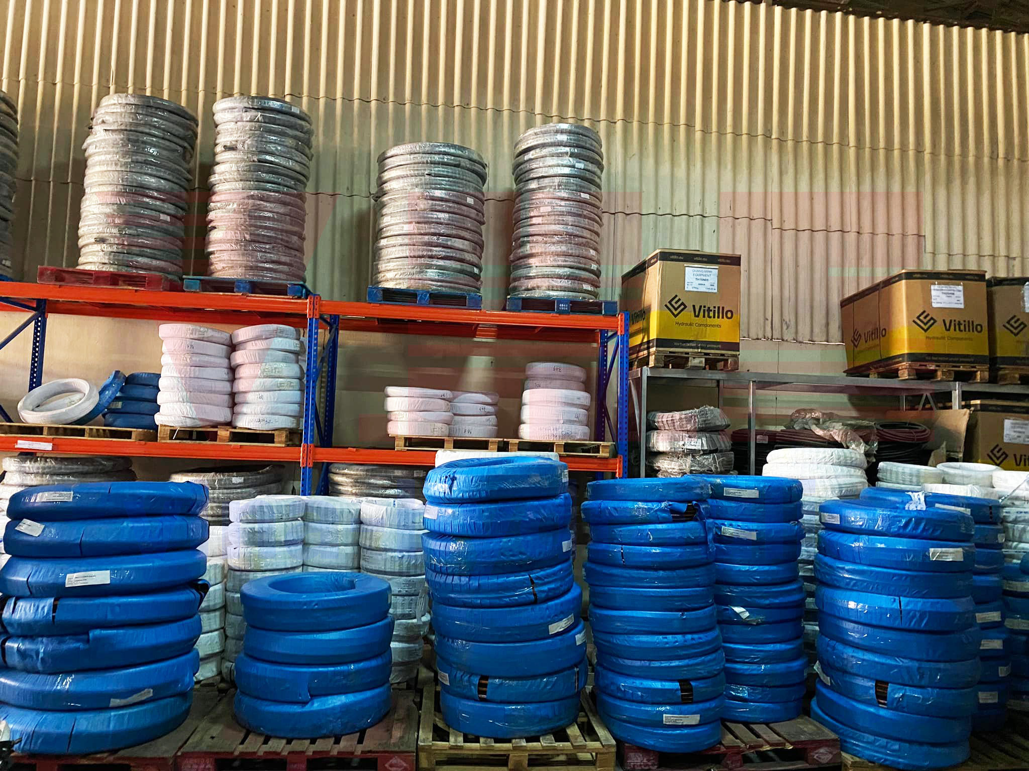VHE phân phối Ống teflon bọc inox giá rẻ, chất lượng