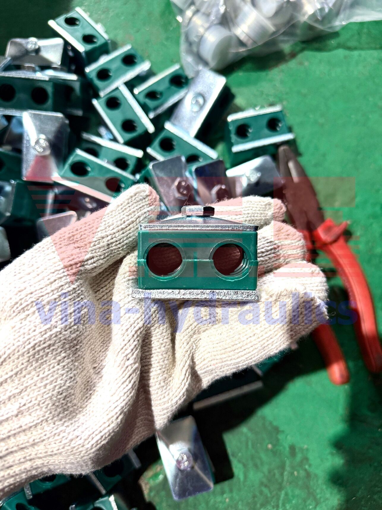 Kẹp đôi thủy lực loại nhẹ có sẵn