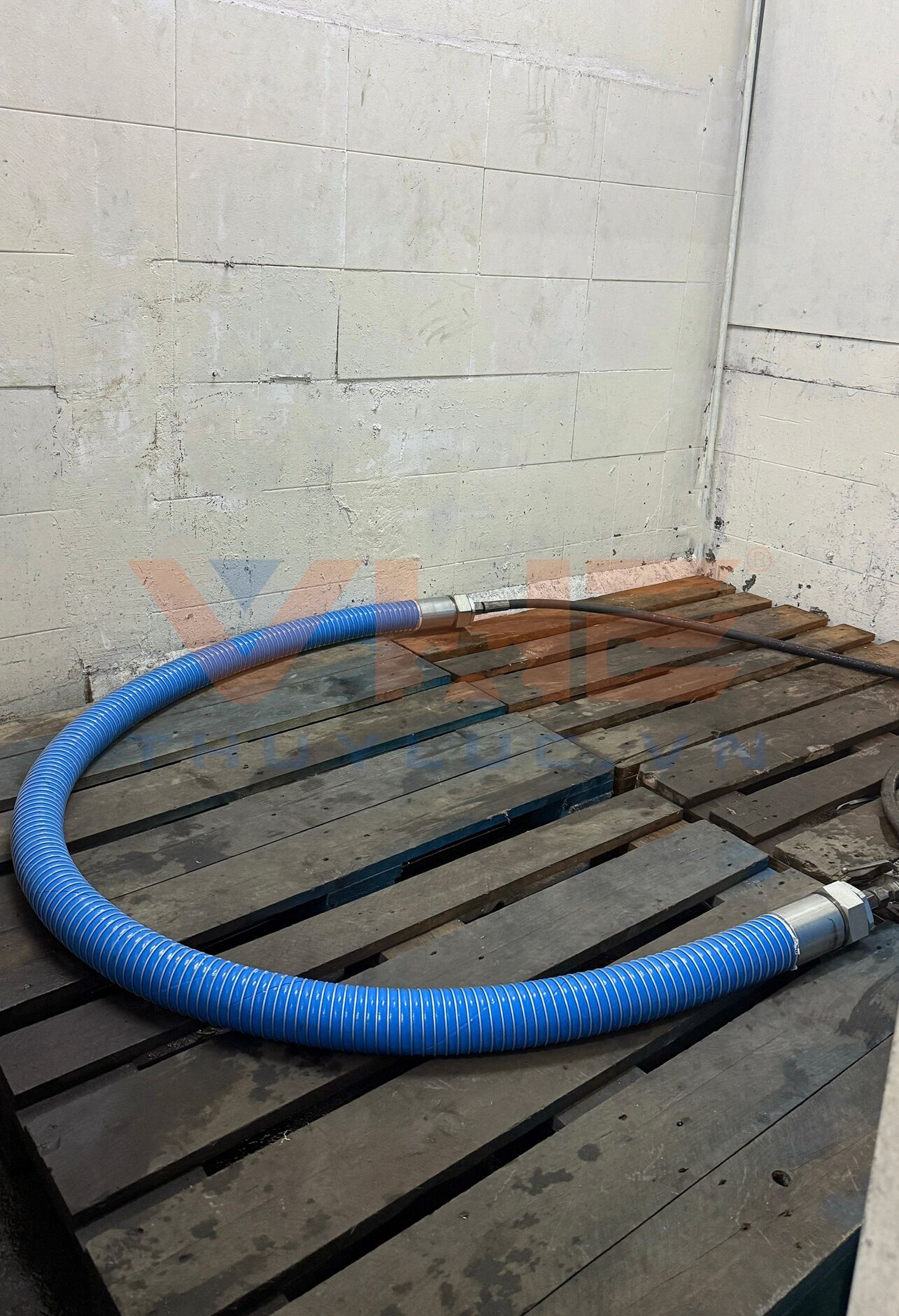 Pressure test for composite hose